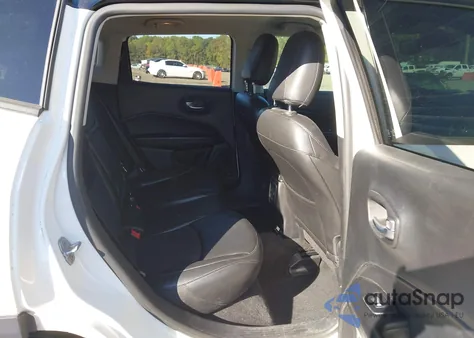 2019 Jeep Compass Altitude Fwd from USA, damaged, VIN 3C4NJCBBXKT677386